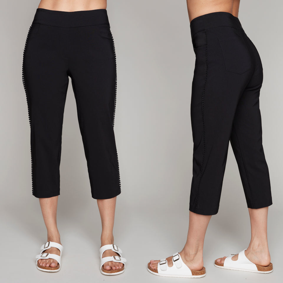 Carre Noir pull-on capri pants with side stitching details